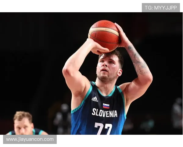 东契奇上半场高效表现8中4得到16分4篮板7助攻1抢断1盖帽 罚球命中6次