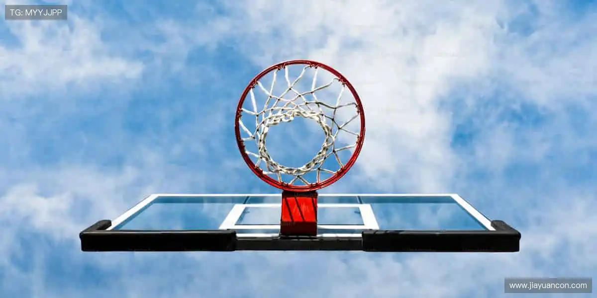 📱边看边聊，与全球球迷共享精彩时刻！💬